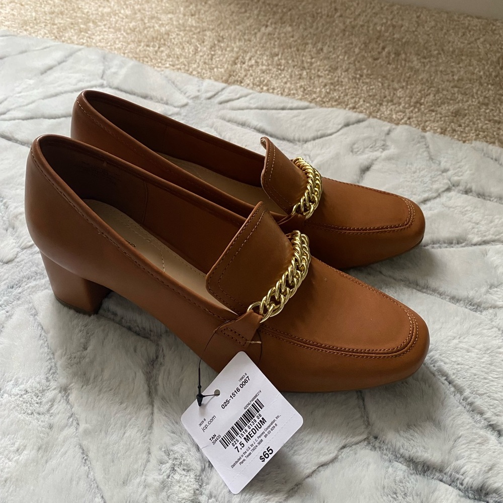 Tan heeled loafers size 7.5
